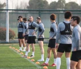 麻将胡了爆分-海牛：三名外援已经到队 与申花队热身赛临时取消